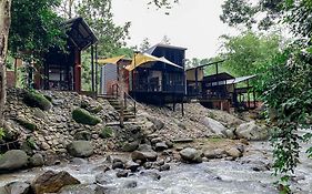 Casa Damai Janda Baik - Riverview Tiny House Guest House